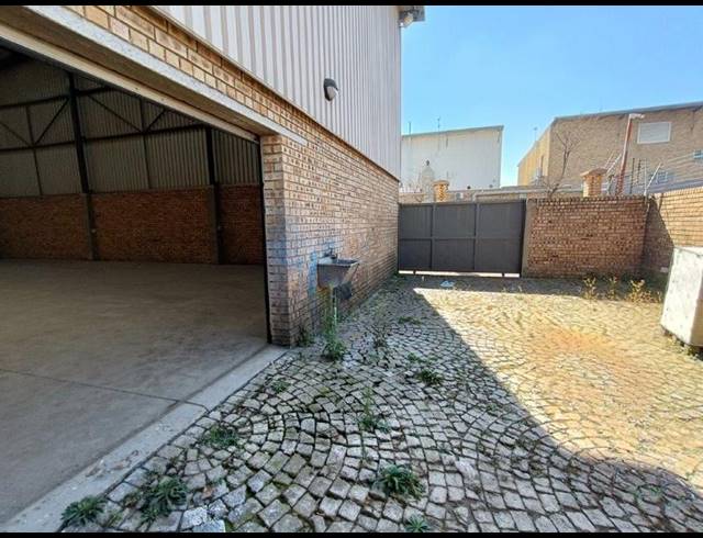 INDUSTRIAL PROPERTY TO RENT IN STORMILL